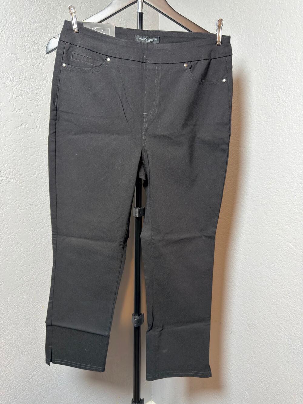 NWT Mario Serrani Black Pull-On Crop Pants Women's S/CH Stretch Slim Fit